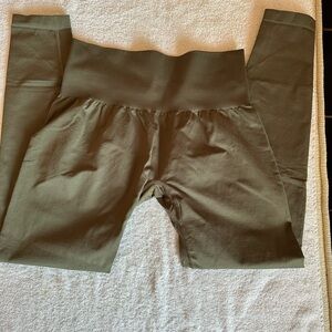 NVGTN Olive Green Women's Leggings